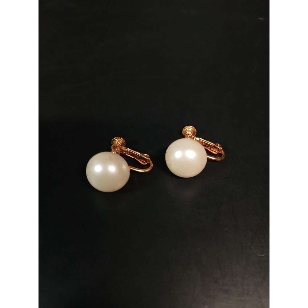 Vintage 1960s Faux Pearl Clip On Screwback Lever Earrings